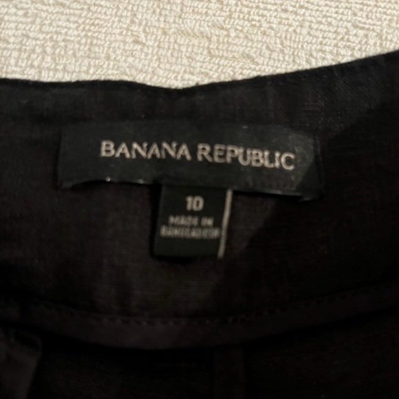 Banana Republic linen shorts - Picture 2 of 4